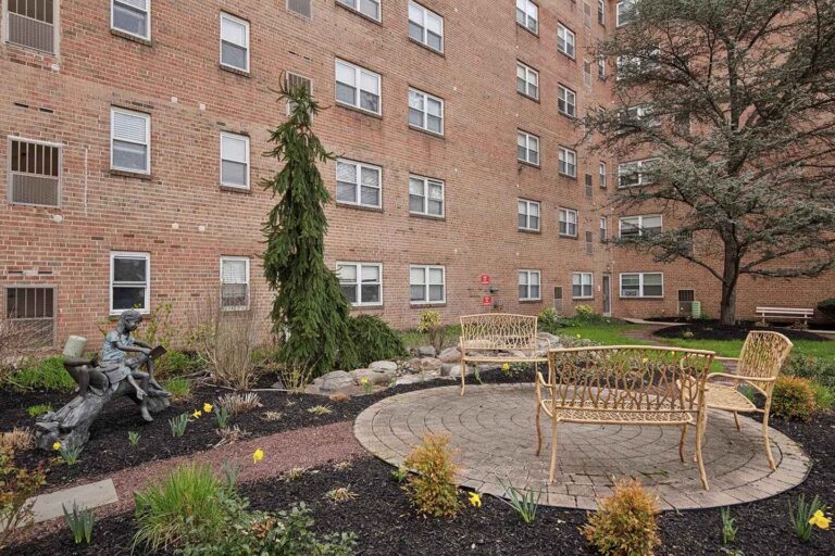 Crossings at Stanbridge