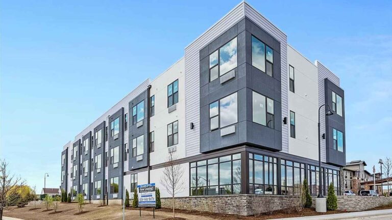 Randall Crossings Promenade